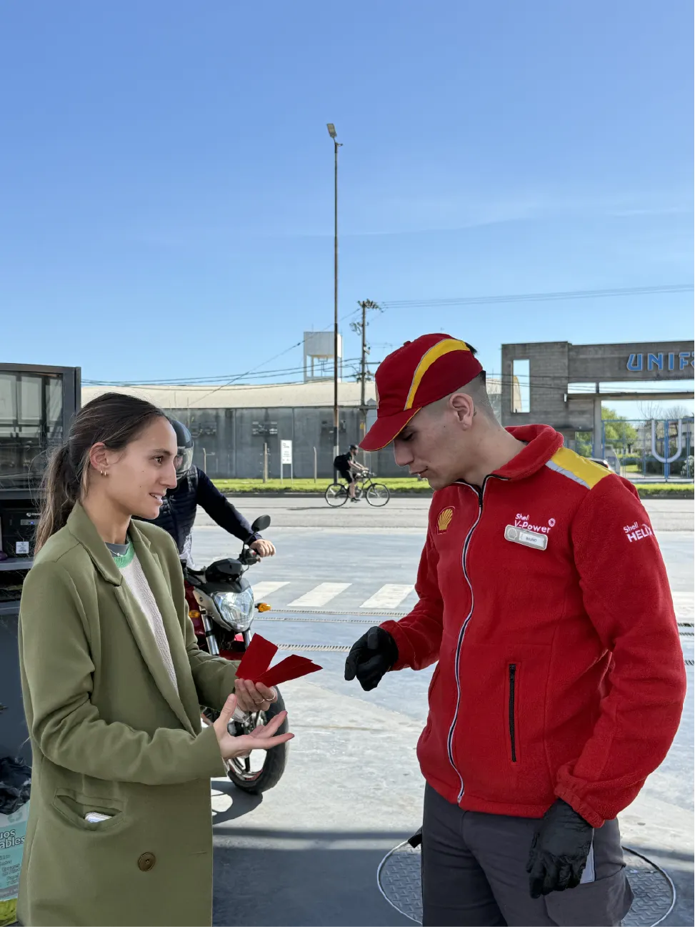 personal de shell con concepto innova