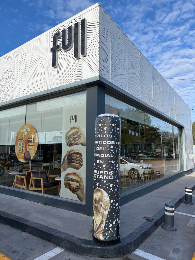 totem publicitario ypf